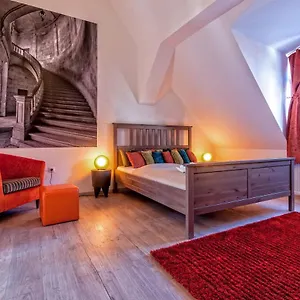 luxury-paulay-street-apartment.inbudapesthotels.com/
